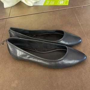 Frye Black Leather Flat 7.5